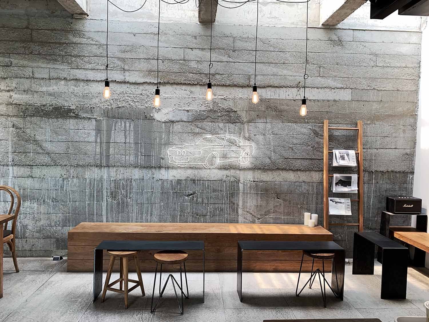 LED neon sign “MUSTANG”